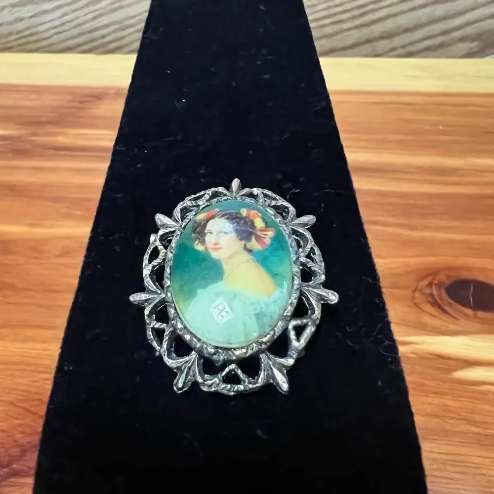 Vintage Woman Cameo Brooch Lapel Pin Rococo Period‎ 18th Century Jewelry